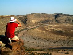NAMIBIA. Abran sus retinas