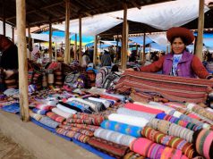 PERÚ. Amor al primer mordisco Mercadillo de Chinchero
