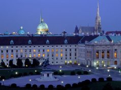 VIENA. Reuniones imperiales Palacio Imperial con vista al Museo de Historia Natural