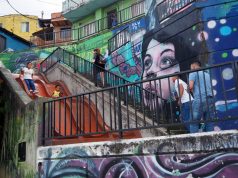 MEDELLÍN / CARTAGENA DE INDIAS. Entre dos amores La Comuna de Medellín