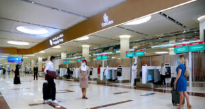 Emirates mostradores auto check in