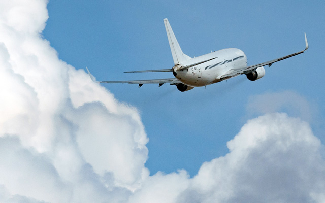 Avion_nubes