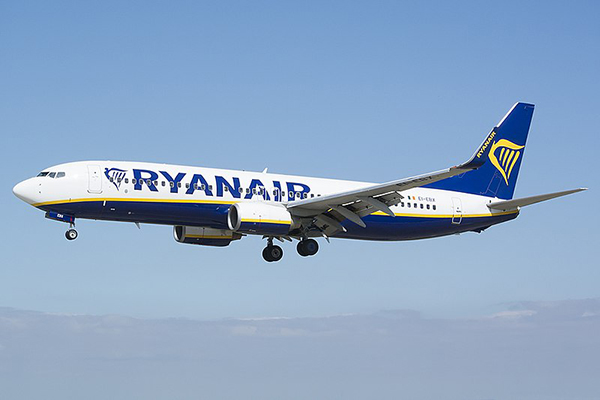 Ryanair_Boeing_737-800