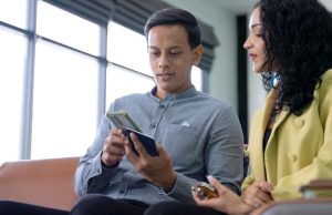 SAP Concur elige a International SOS como solución para seguimiento y cuidado de viajeros Viajeros aeropuerto