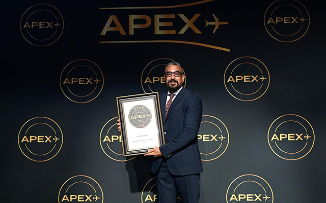 Alexis Capdevila, jefe de Entretenimiento a Bordo y Conectividad de Air Europa, fue el encargado de recoger el premio.