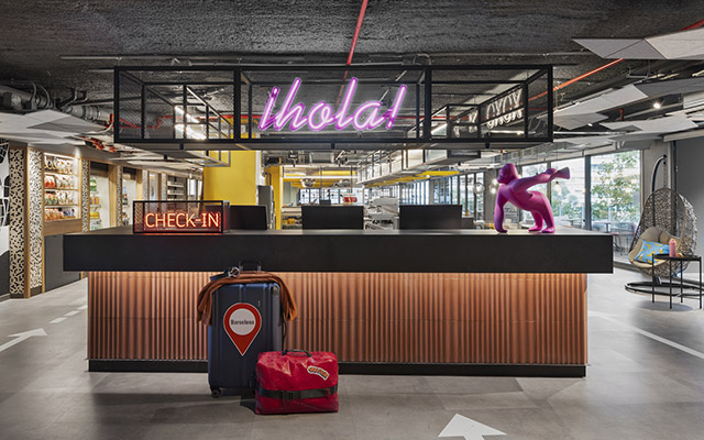 Moxy Barcelona_recepcion Moxy Barcelona_recepcion