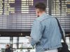 El 79 % de los viajeros de negocios tuvieron problemas en sus viajes durante 2024 aeropuerto-paneles-viajero