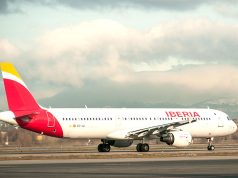 España mejora su índice de puntualidad en sus aeropuertos según datos de Eurocontrol Iberia avión