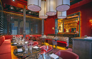 LELONG ASIAN CLUB. El vuelo del dragón Lelong Asian Club