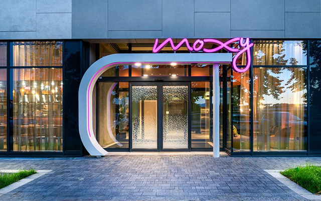 Moxy-Verona Moxy-Verona