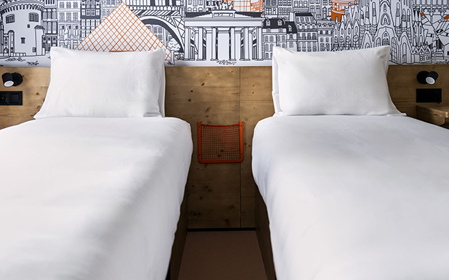 EasyHotel