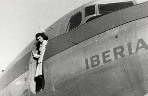 Iberia conmemora 80 años de las primeras tripulantes de cabina de pasajeros en España Iberia