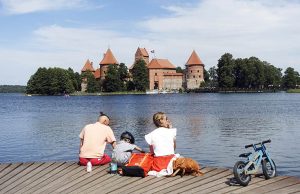PAÍSES BÁLTICOS. Entre capitales, dunas y bosques Lituania_castillo Trakai